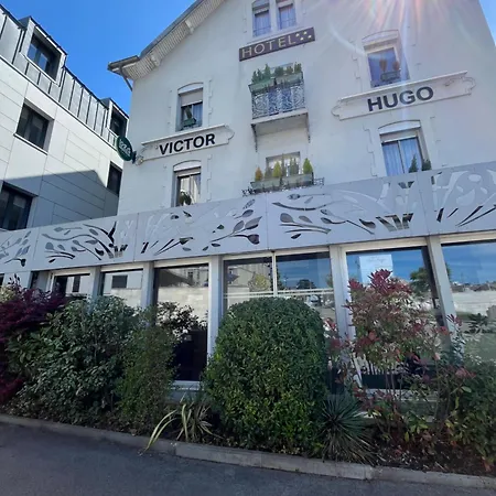 Hotel Logis Victor Hugo & 4*